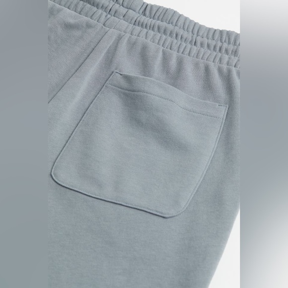 NWT H&M Men’s Regular Fit Sweatshorts - Picture 4 of 7
